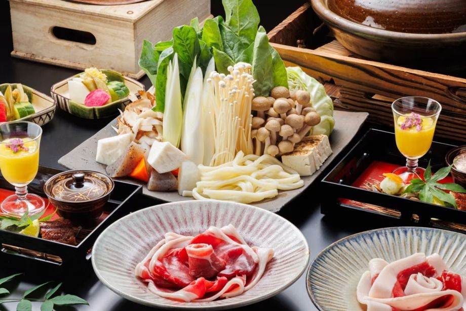 Wild boar hotpot meal course (Compare lean meat and premium loin meat)