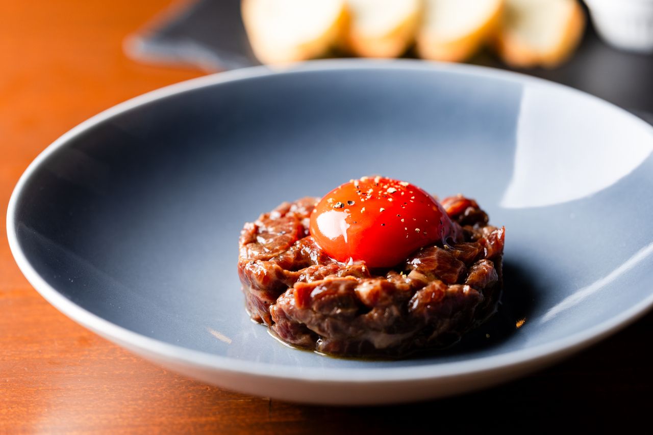 [8 dishes course for 8,800 yen]