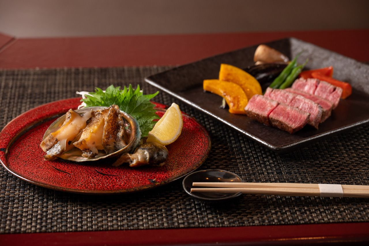 国産牛フィレと活鮑のランチコース