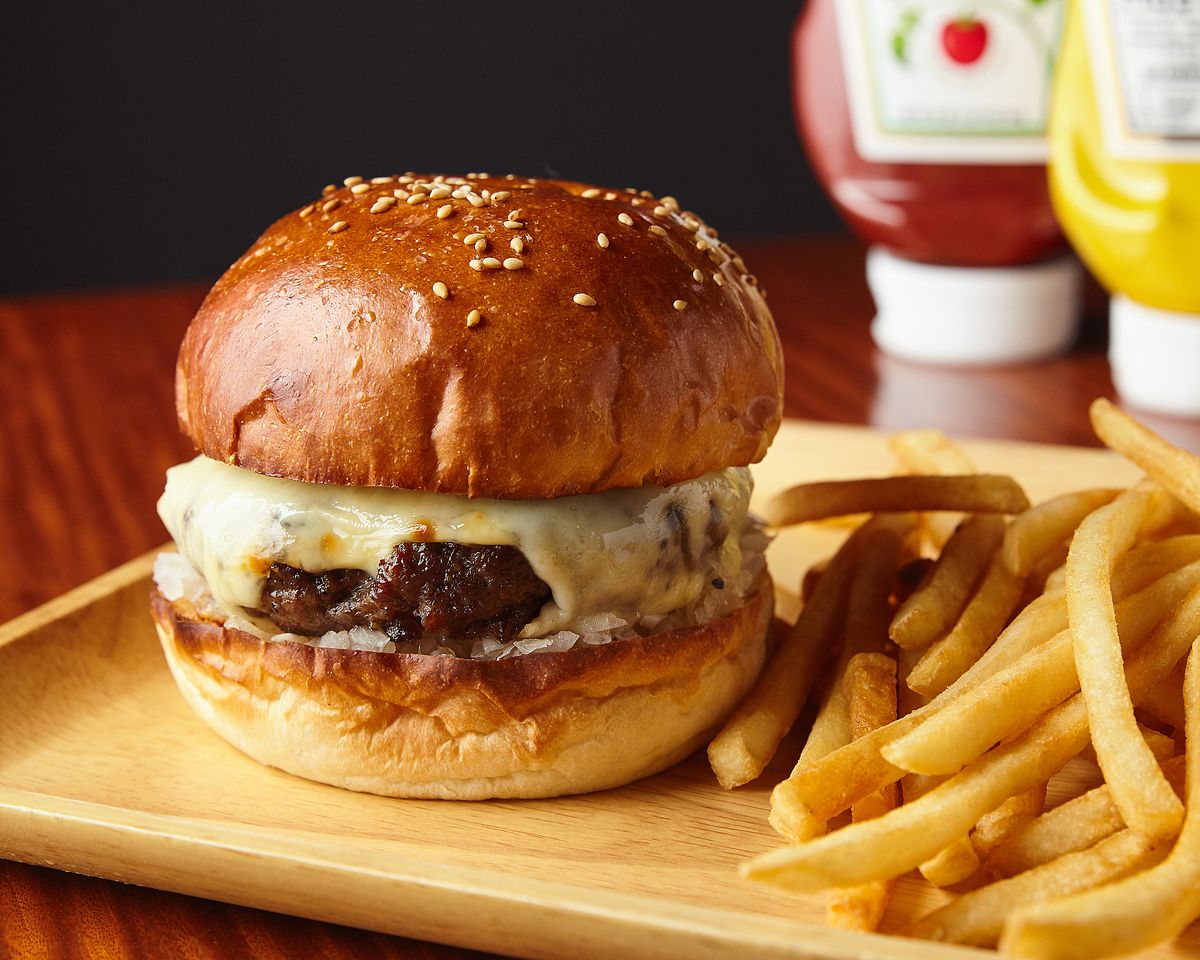 【Limited】100% Kuroge Wagyu Habanero Jack Cheese Burger