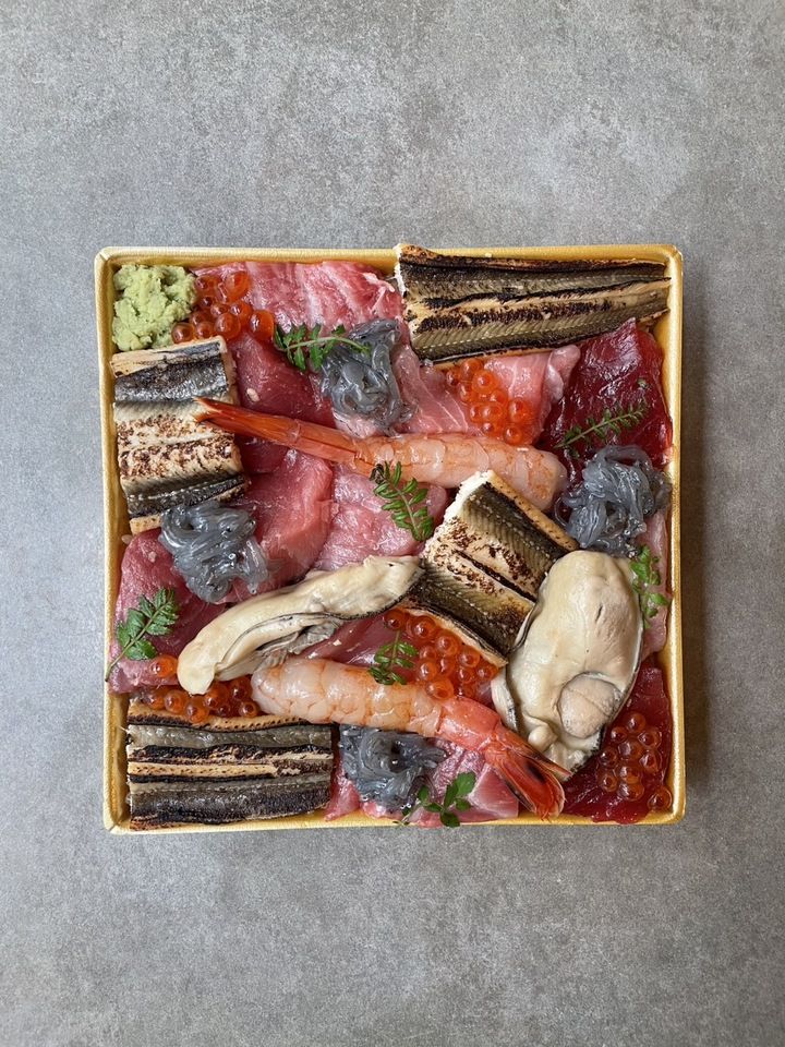 マグロと季節の海鮮チラシ