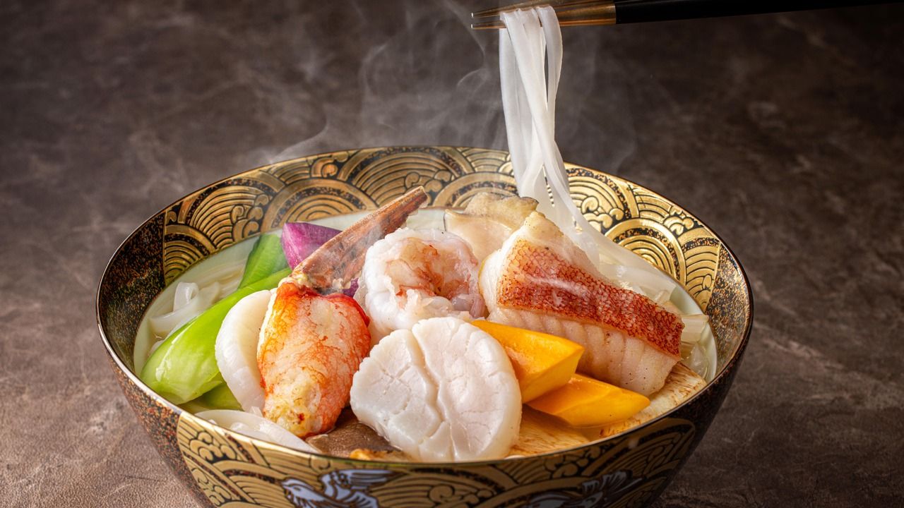 Cantonese-style Pho with Seafood and Yatsugatake Malt Red Chicken Rich Soup [From September 1st]