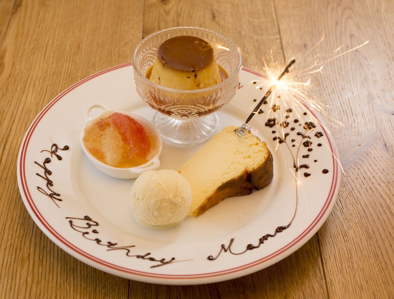 メッセージ付きデザートの盛り合わせ