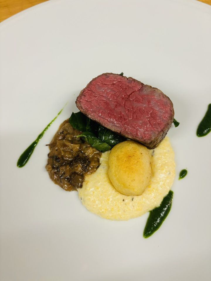 【午餐】拼盘前菜、时令汤品、肉鱼双主菜（食材升级）共5道菜