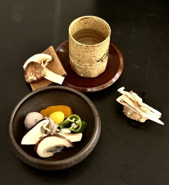 【個室】おまかせコース「秋の松茸代官」握り8~10貫／料理4品ほど（松茸付き）