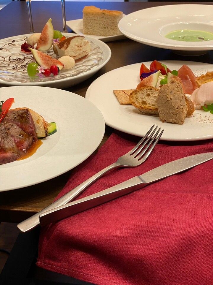 Luxury Lunch Course + All-you-can-drink coffee and tea plan