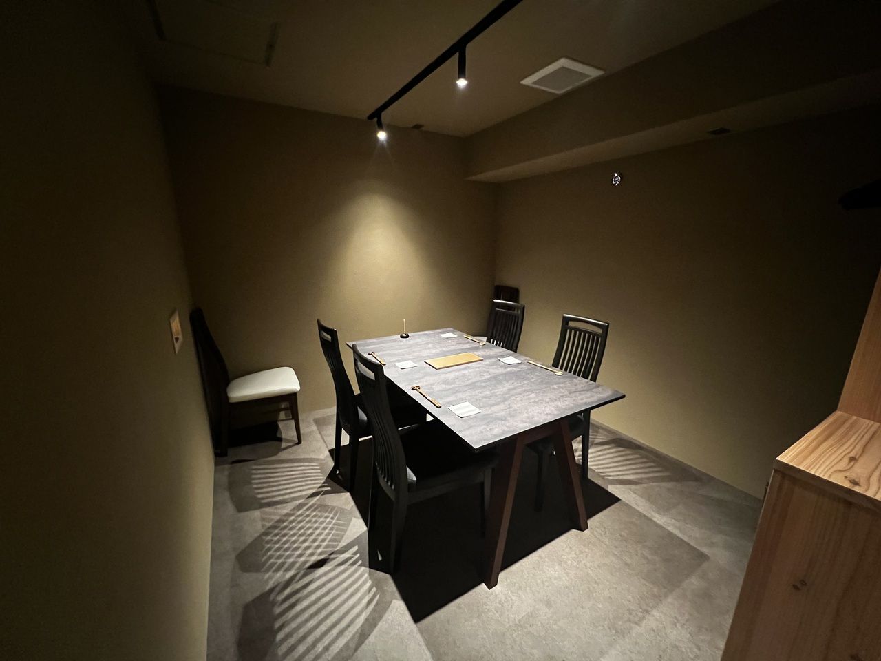 「接待や会食におすすめ」平日個室１日1組限定月替わりおまかせフリーフロー（飲み放題）付きコース