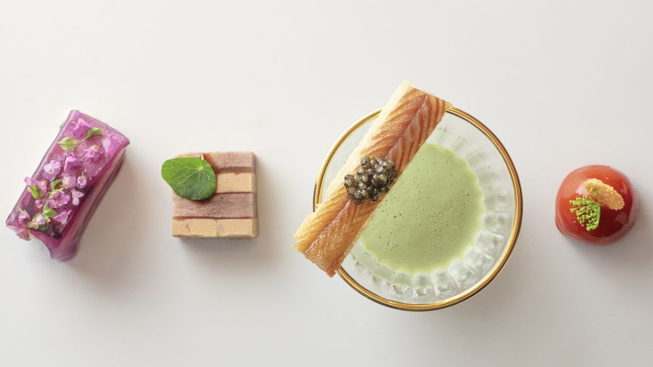 個室 A "OMAKASE"コース（全17品/11皿）：薪焼きフレンチMétis六本木