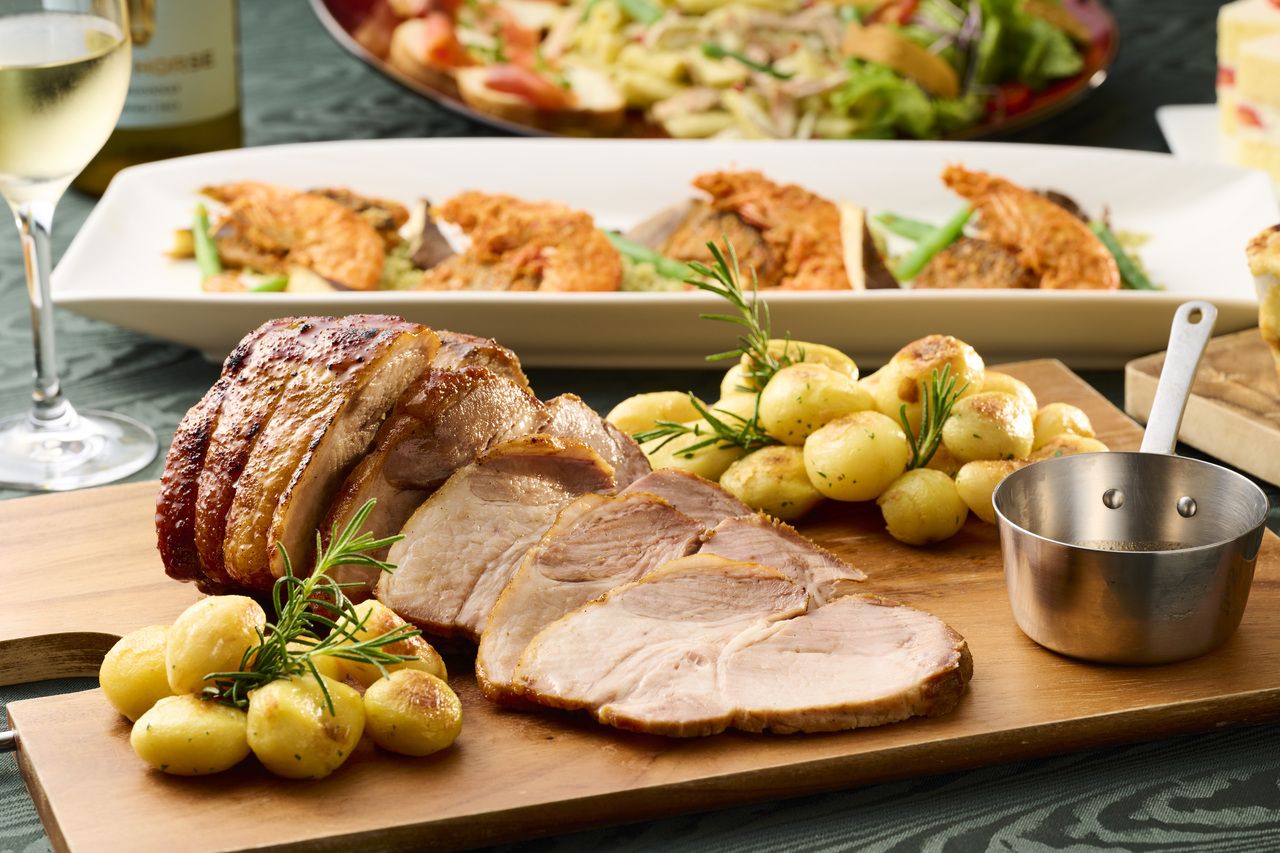 【季節限定★忘新年会プラン】グラタンやローストポークのラケなど全5品＋120分フリードリンク