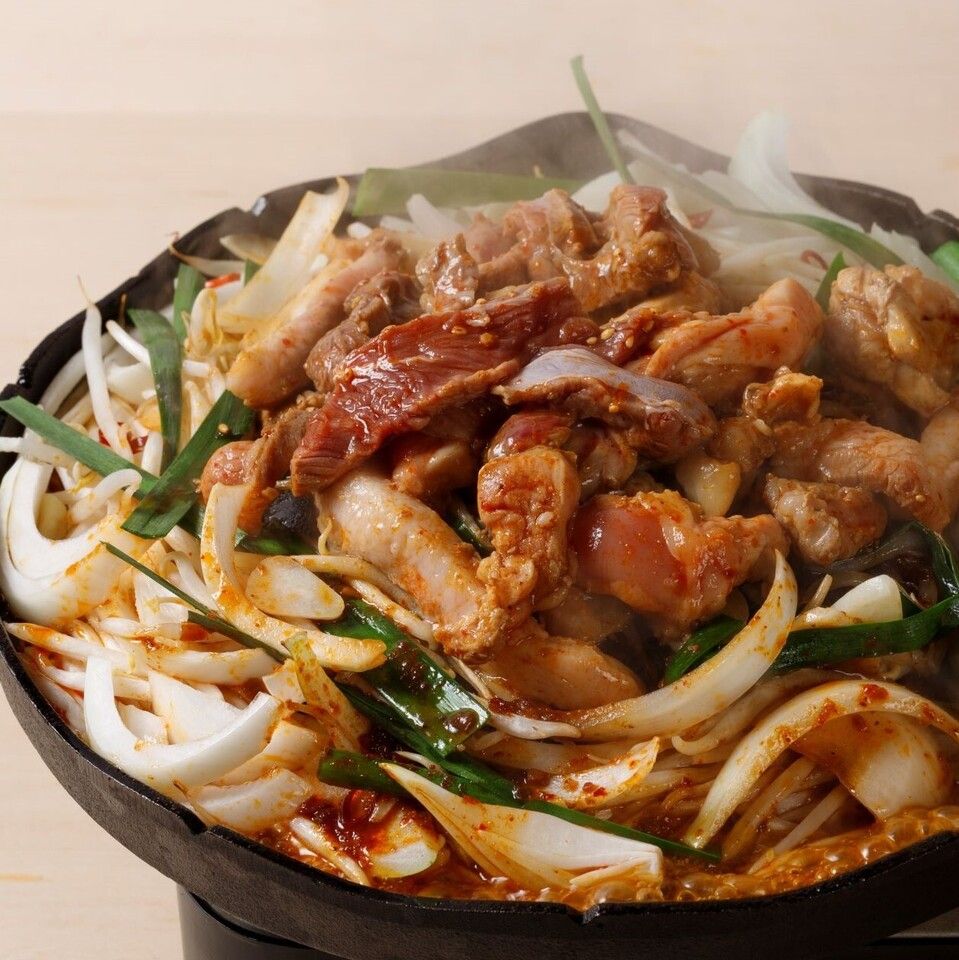 【2時間飲み放題付】名物腹黒焼きやよだれ鶏など　全8品　4,000円(税込)