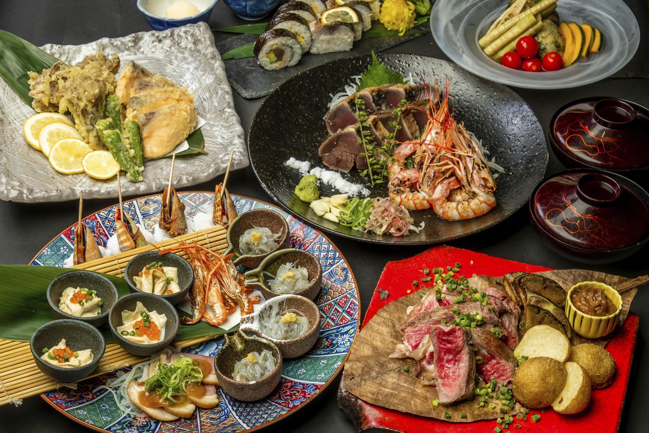 【12月忘年会 土佐の地酒含む2H飲み放題付き】『名物！かつをの藁焼き塩たたき』『国産牛の藁焼き』など全12品  龍馬の宴コース