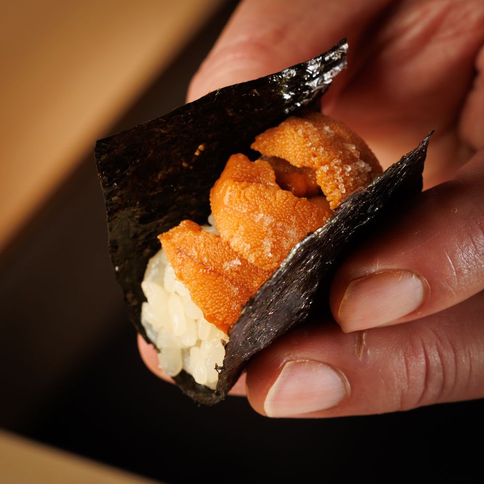 "Chef's Special Omakase Course" includes 21 dishes including a sea urchin tasting comparison, bluefin tuna, shrimp, and steamed abalone with liver sauce.