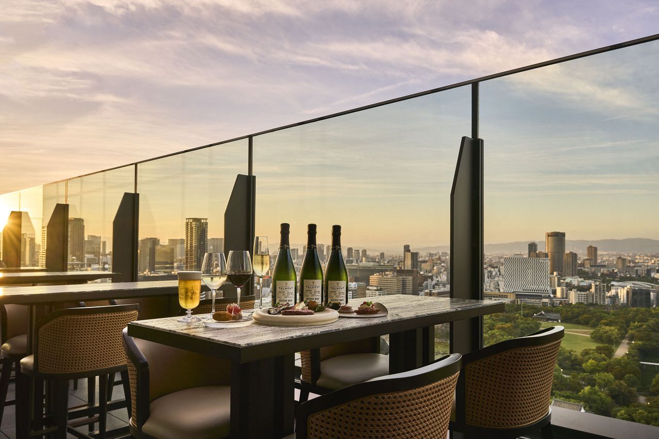 【屋内・窓側席プラン】大阪城ビューの窓側席確約90分フリーフロープラン