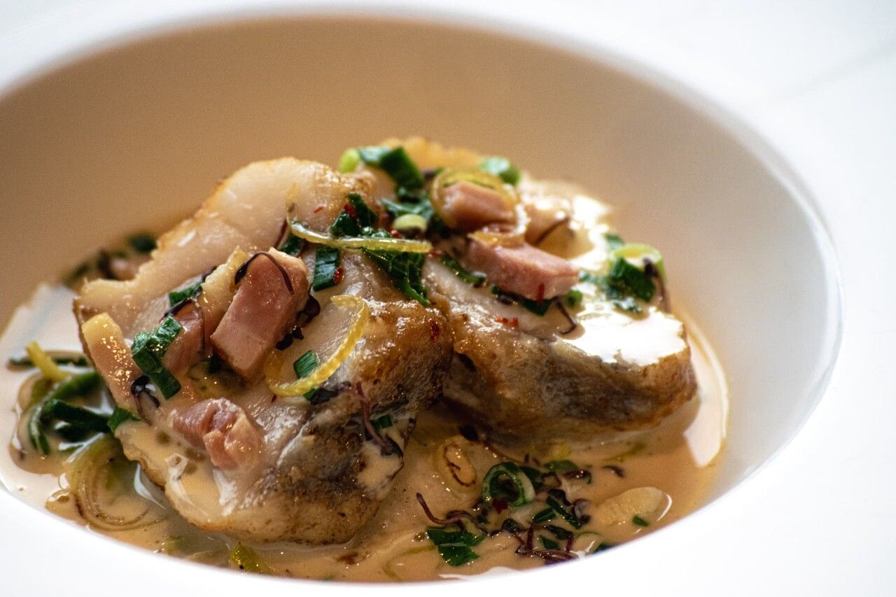 Lunch buffet with a choice of main course [January]