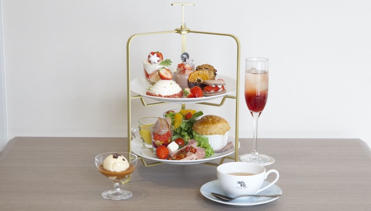 イヴェール・ロワイヤル・アフタヌーンティーセット (平日 13:30〜)