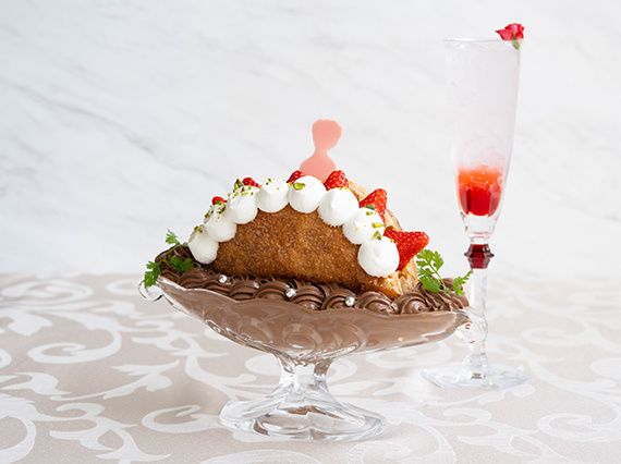 【1日10食限定】ロイヤルプリンセスパフェ🍓（ドリンク付き）