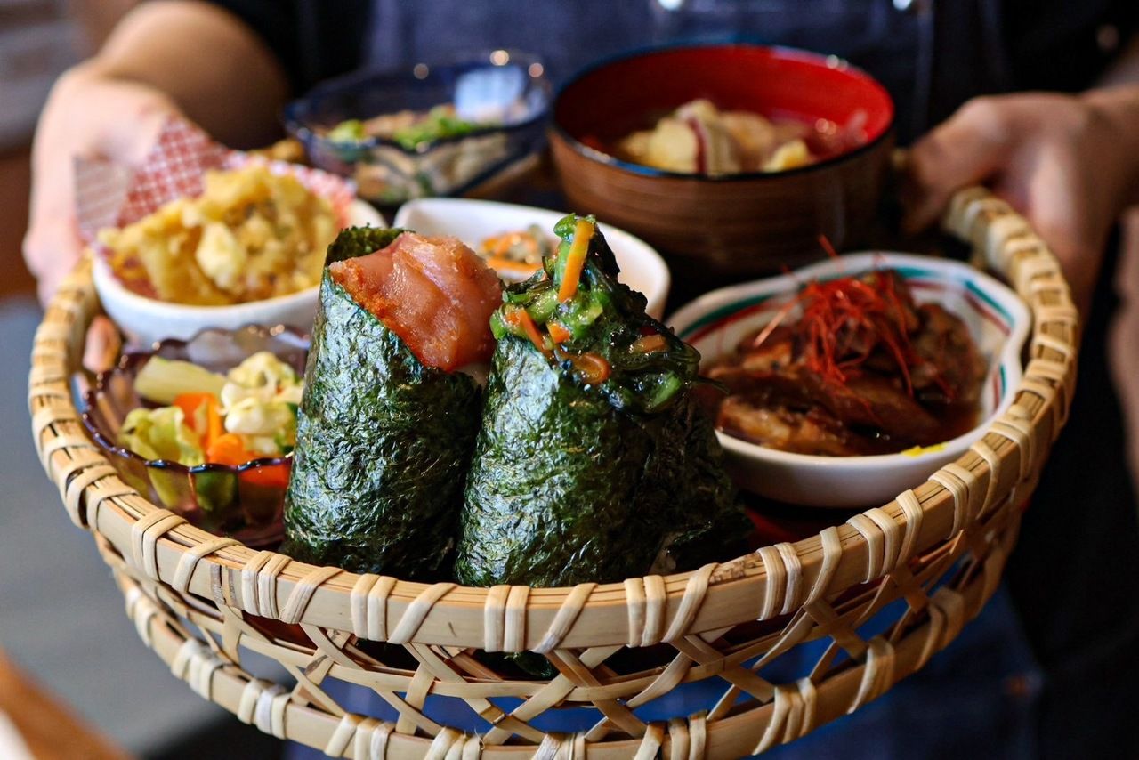 【午餐】豪华“花子御膳”甜点（豆浆布丁）套餐 2,000日元（含税）