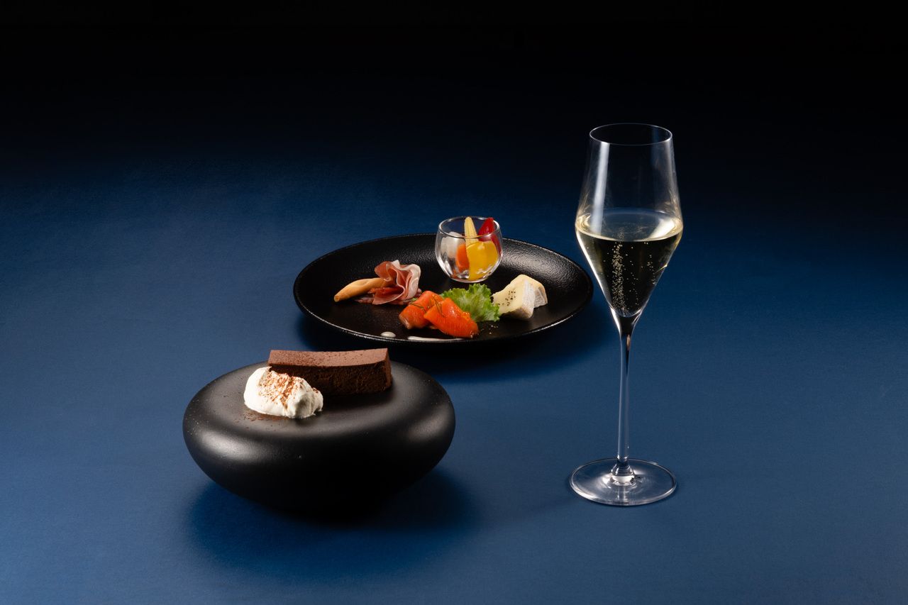Evening Sweets Soiree & Petit Savory Set (Includes a Choice of One Drink)