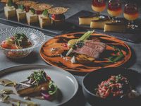 Buffet Makan Siang Splish mulai 1 April (Reservasi untuk hari kerja pukul 11:30 dapat dilakukan di sini)