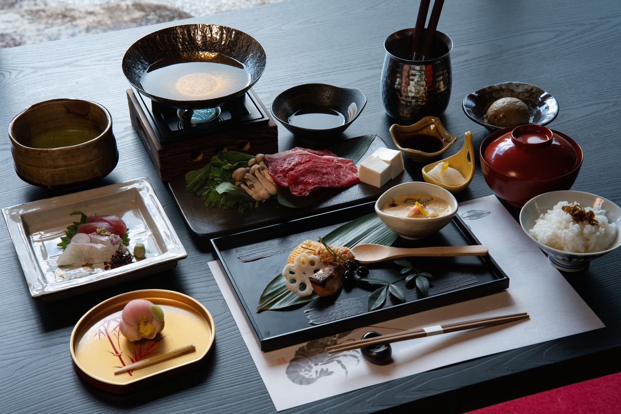 Shimizu Kaiseki (8 dishes) where you can enjoy seasonal ingredients