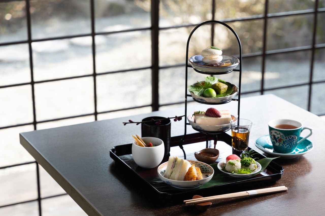Yin-Yang and Five Elements Afternoon Tea Set