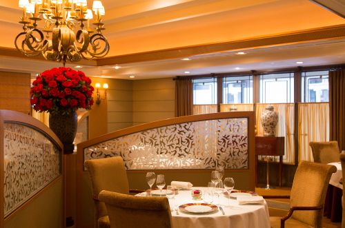 [Dinner] [LE MENU DE THIERRY]  Dinner course with 4 dishes