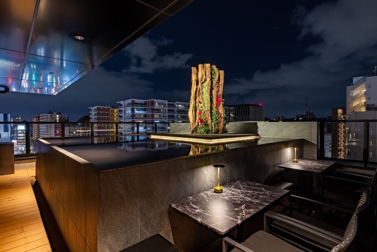 [Limited to 8:30 PM] Terrace use at 8:00 PM + [Kiwami] Omakase Course for the evening