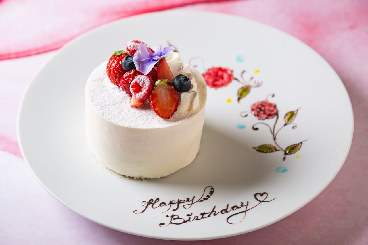[Until May 31st] Dinner Set A + Whole Cake with Message (Anniversary)