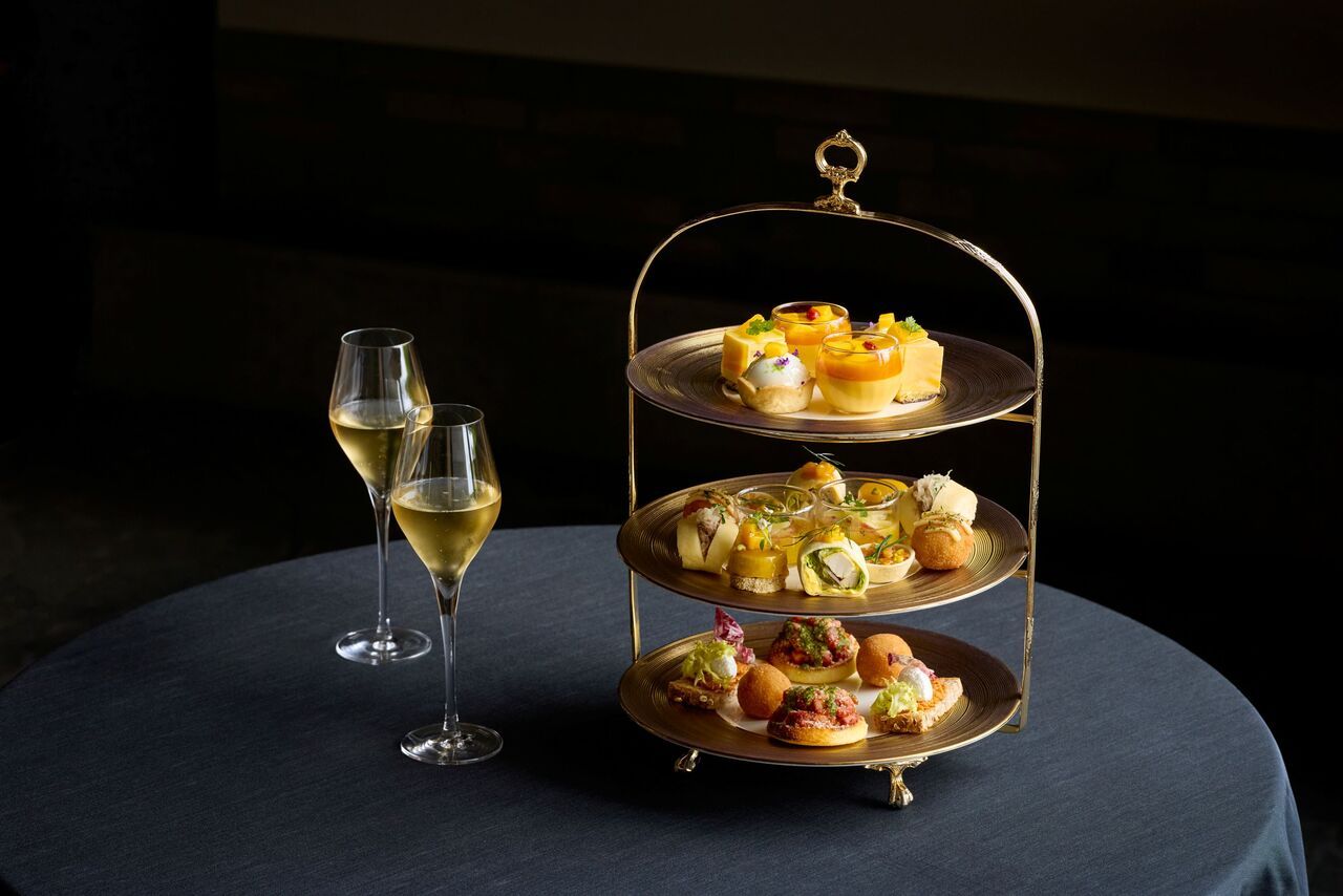 【Evening High Tea 7/1-8/31】 Bubbles & Bites with a Glass of The Peninsula Champagne