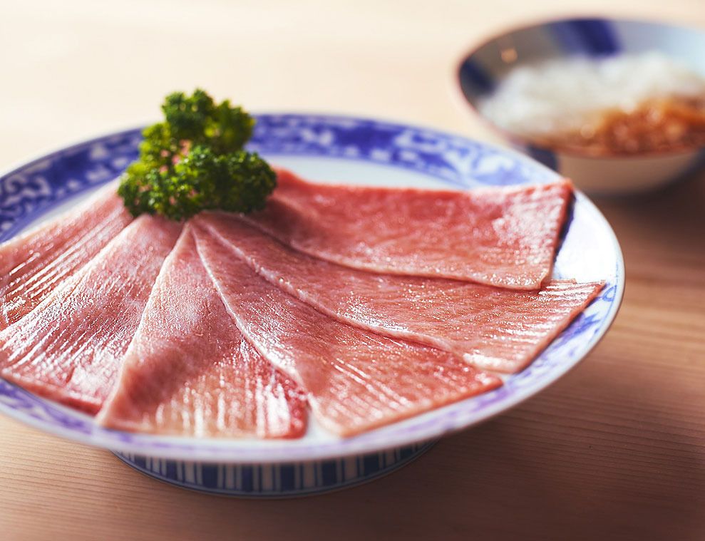 【Omakase Course】 A delightful experience blending seasonal flavors with sushi.