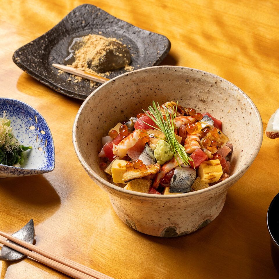 【Bara chirashi】Sushi (10 pieces) with a complimentary welcome drink