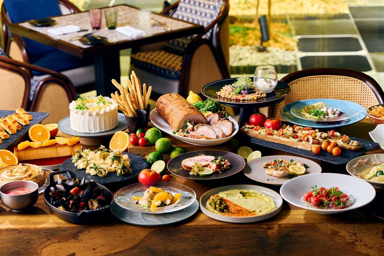 【Wellbeing Buffet】Kyoto's Miyako Mochi Pork Porchetta with Sansho Pepper Aroma & Tomato and Citrus Collection Buffet