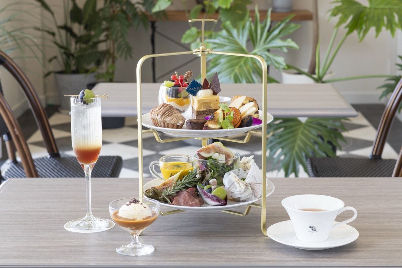 ドゥスール・ドートンヌ・アフタヌーンティーセット 【平日11:30〜】