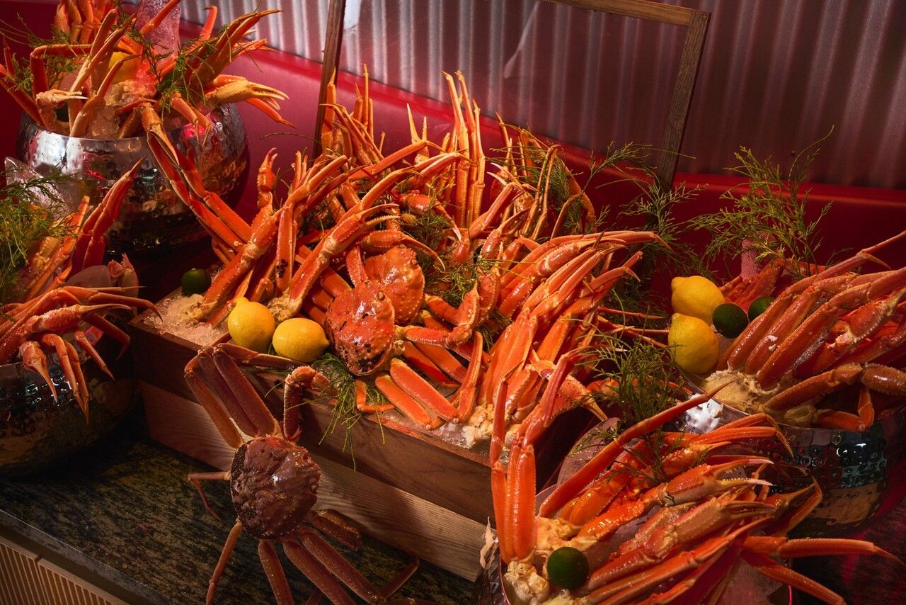 Crab Dinner Buffet + All-You-Can-Eat Red Snow Crab