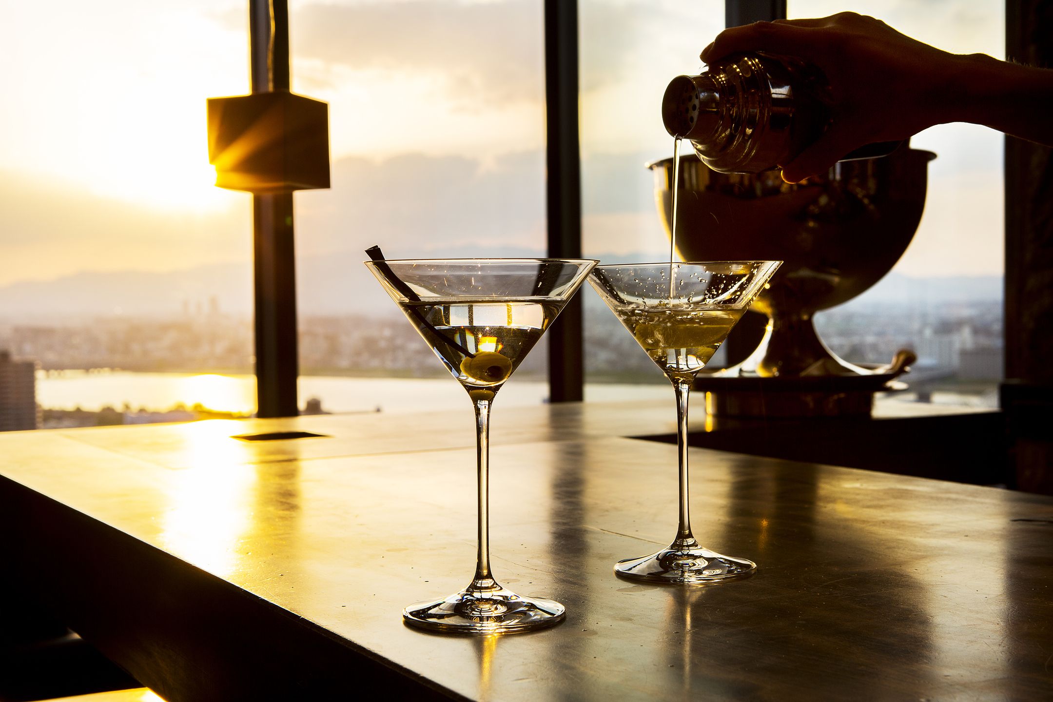 Lounge and Bar "adee"