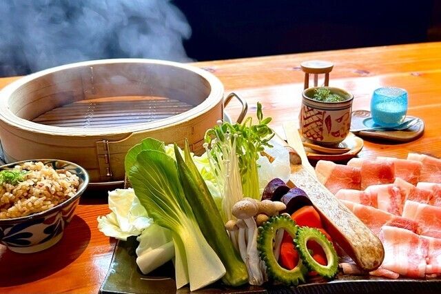 Yanbar Meat / Okinawa Cuisine Shimabutaya