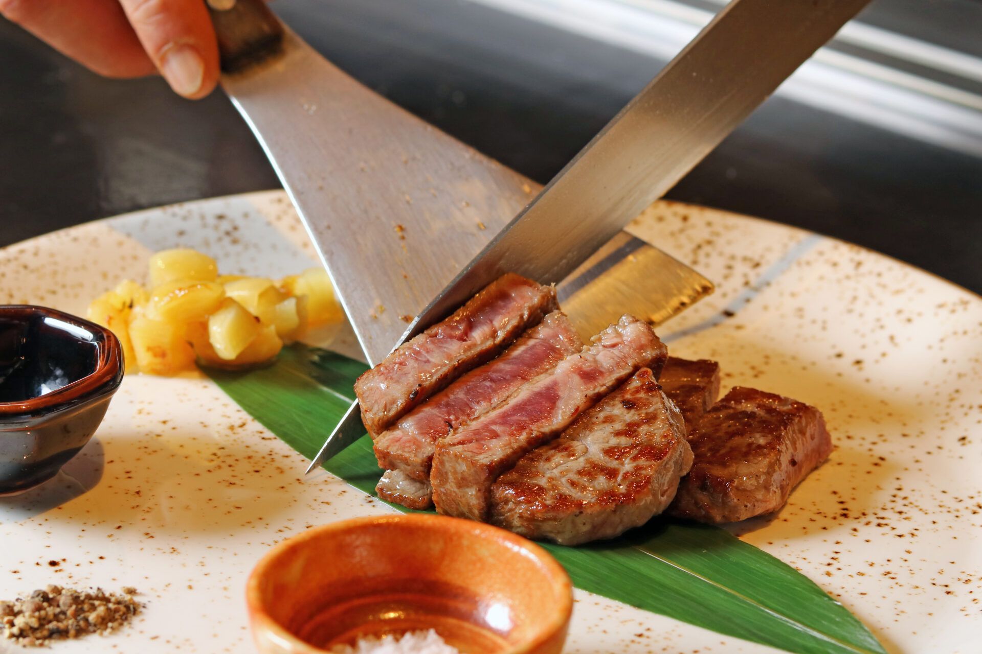 Kobe Huntersaka Nikuryori Teppan Inori