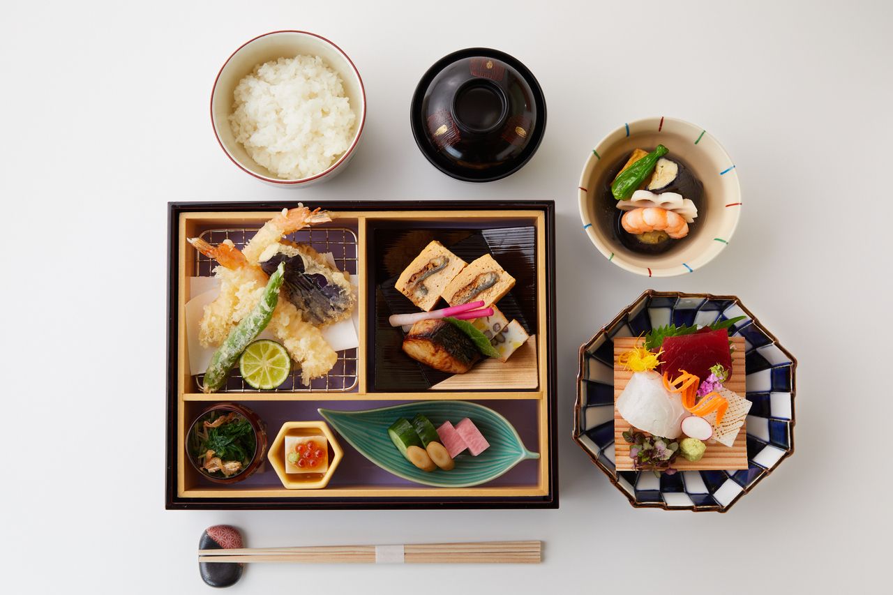 【昼】さくら御膳　3,300円　※平日限定