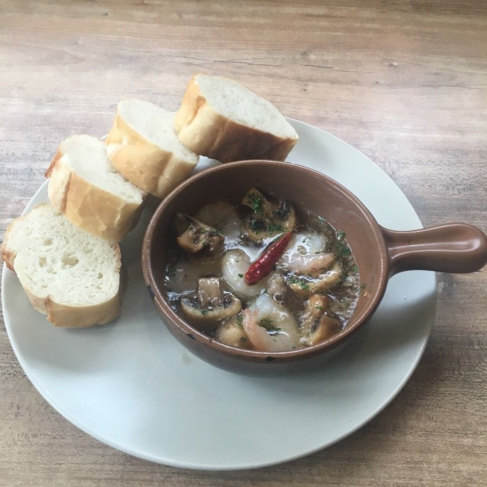 【テイクアウト】海老とマッシュルームのアヒージョ　(パン4P付)