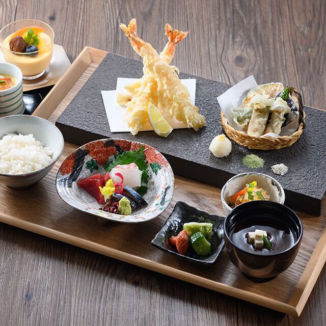 [Tempura set] A set where you can enjoy tempura assortment and sashimi such as shrimp!