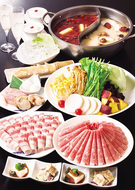 Medicinal course Two-color hot pot (spicy and plain)