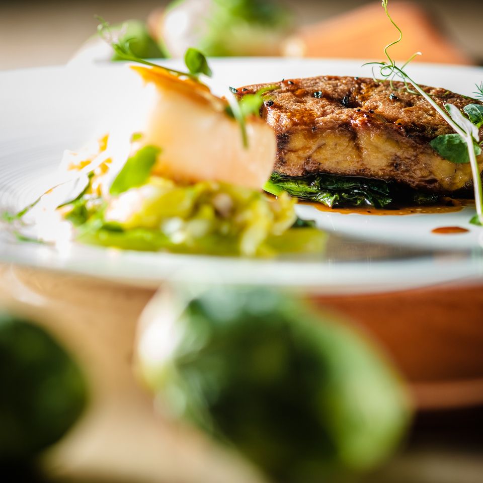 【TS】【女子会ランチに最適★乾杯スパークリング付き】平日限定でお得に♪前菜やアミューズ・スープ・大山鶏のローストが楽しめる全5皿