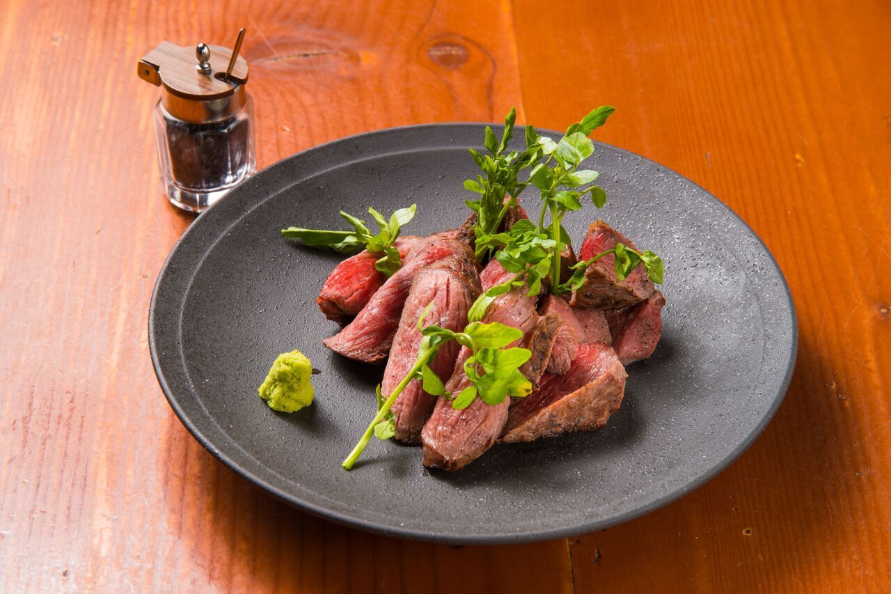 【炭コース(2.5h制)】※飲み放題は追加でお付け出来ます。《A5ランク黒毛和牛の炭火焼》をメインとした"スタンダード"コース。