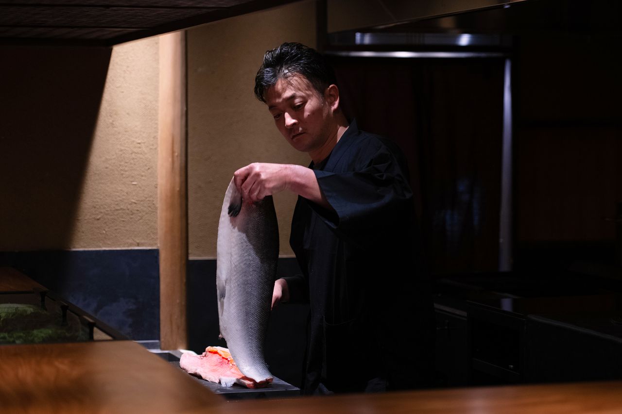 [Charcoal-grilled seasonal fish and domestic beef OMAKASE course] 