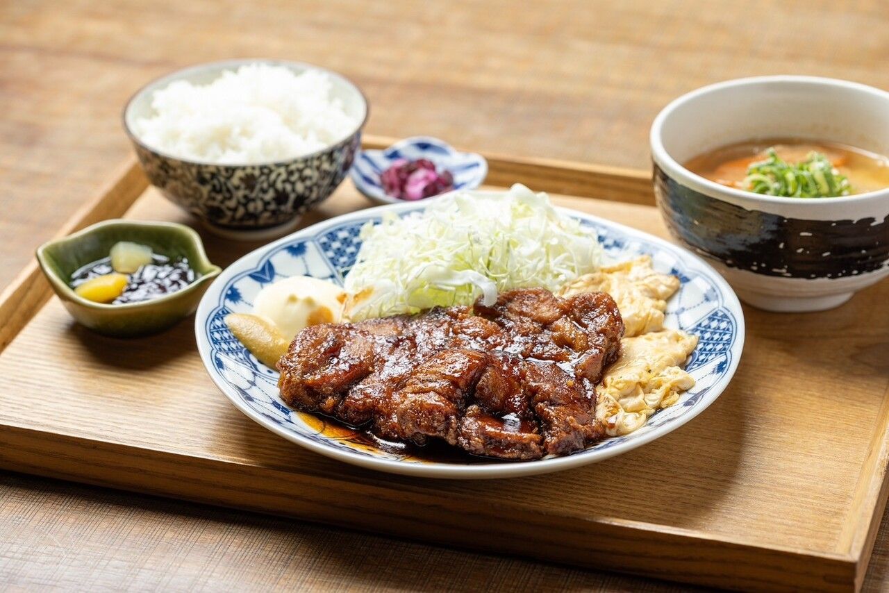 トンテキとだし巻きオムレツの定食