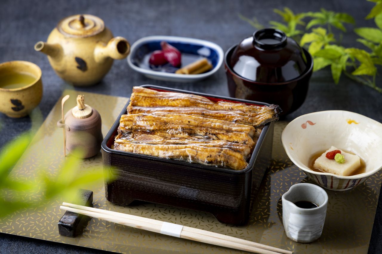 【鰻重】愛知県産の贅沢鰻重　250ｇの鰻重フルサイズ