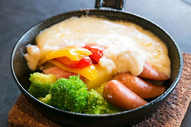 [Standard course] 7 dishes including cheese raclette ♪ Recommended for girls' parties and company drinking parties ♪ (Pizza is also included for parties of 8 or more ♪)