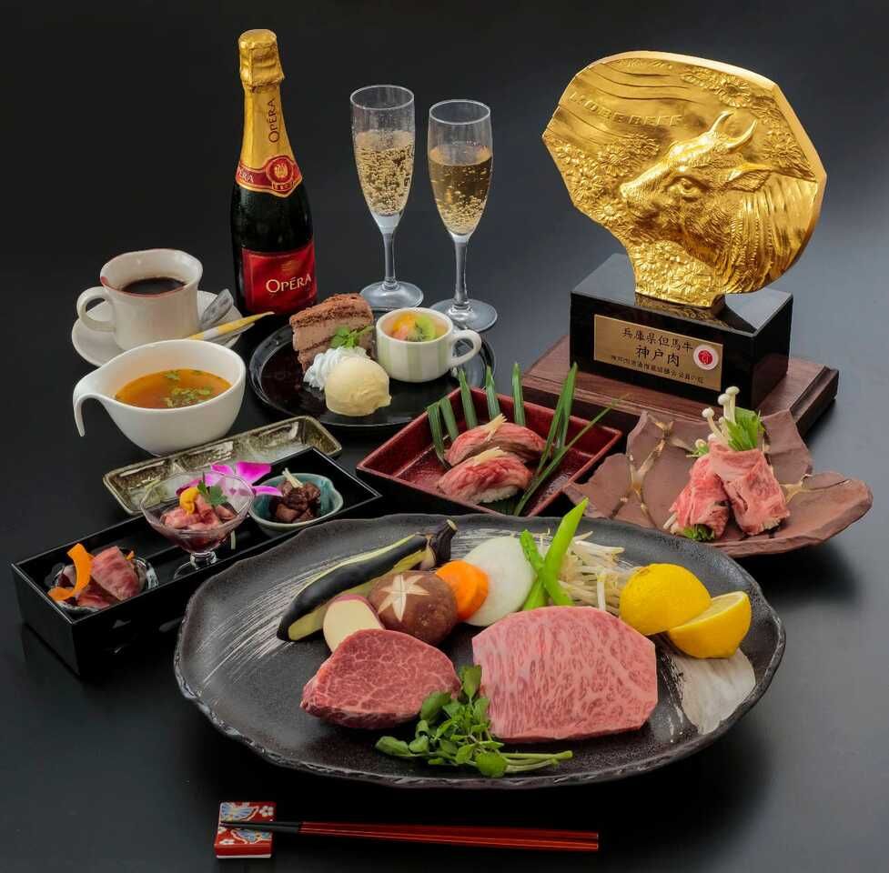 ～Kobe Beef Course～ A Kobe Beef all-you-can-eat course where you can savour the finest quality specially selected Kobe beef fillet and sirloin.