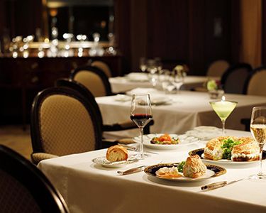 Makan Malam Ulang Tahun C — termasuk padanan anggur