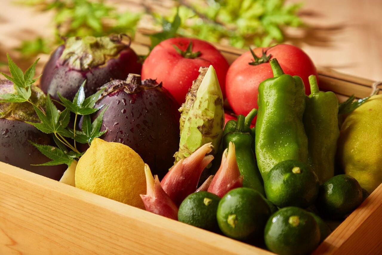 【ディナー】 11種の季節の小皿お料理とノンアルコールのペアリングコース　-茶房-